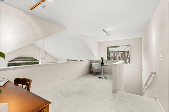 3146 Blackhawk Meadow Dr, Danville CA: https://media.crmls.org/mediaz/2742a914-d9b2-4cec-8532-7ffde0494cc7.jpg