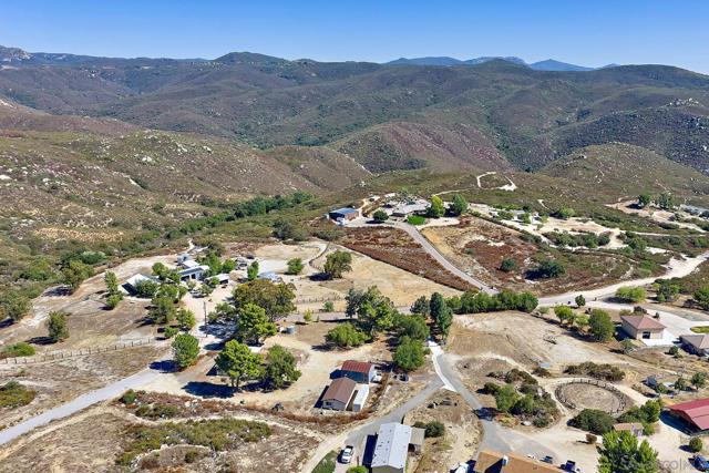 6185 Alpine Blvd, Alpine CA: https://media.crmls.org/mediaz/2743df60-42df-4281-b5c2-8c3befe2b876.jpg