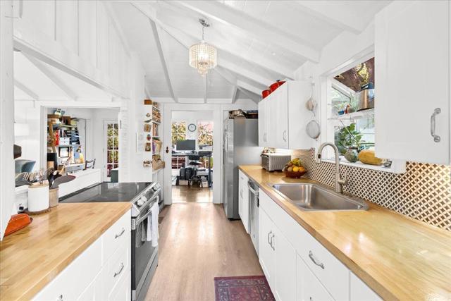 134 El Hermorro, Carmel Valley CA: https://media.crmls.org/mediaz/2743fa6e-5a61-466c-8110-475560671d3d.jpg