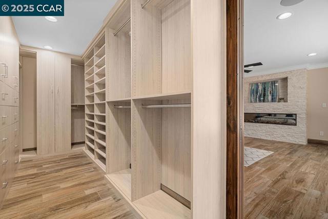 221 El Sobrante Dr, Danville CA: https://media.crmls.org/mediaz/2744eb57-4162-46f9-9f5d-eb5a03bea5ba.jpg