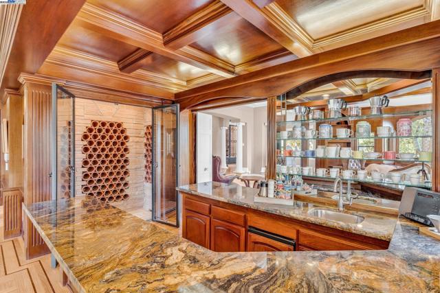 219 Valley Oaks Dr, Alamo CA: https://media.crmls.org/mediaz/27456d3c-79ac-4424-ba57-e7241cf21bdf.jpg