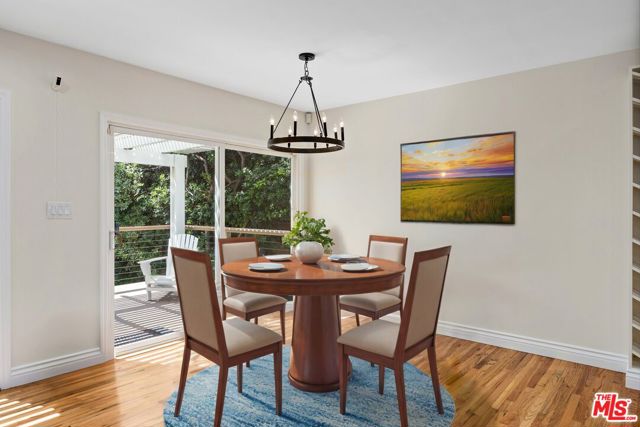 2376 Dewey Street, Santa Monica CA: https://media.crmls.org/mediaz/274578b6-6ba7-4935-b64a-517fc42996cc.jpg