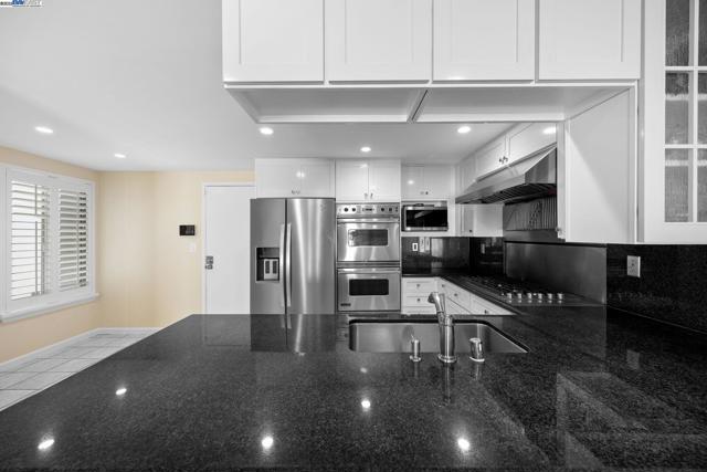 34 Chimney Rock, Oakland CA: https://media.crmls.org/mediaz/2745b7bf-f9dd-4b71-83f2-763879534ff7.jpg