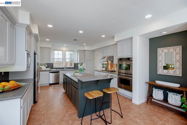 Image 19 of 60 For 2358 Coral Sea St