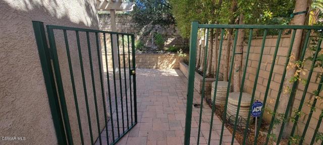 2669 Dorado Court, Thousand Oaks CA: https://media.crmls.org/mediaz/27468896-d6c7-490d-90ef-584de831aa9e.jpg