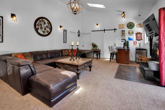 2165 Cox Road, Aptos CA: https://media.crmls.org/mediaz/27469424-8fe5-4cc3-8e9a-3b093cb8eada.jpg
