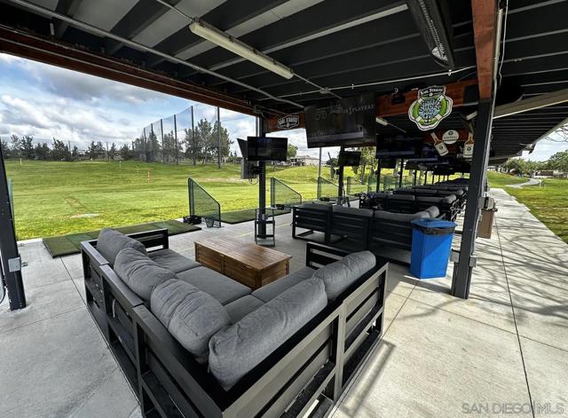 1104 Parkview Dr, Oceanside CA: https://media.crmls.org/mediaz/274707f3-ba3a-44e8-b614-4a167597c7c4.jpg