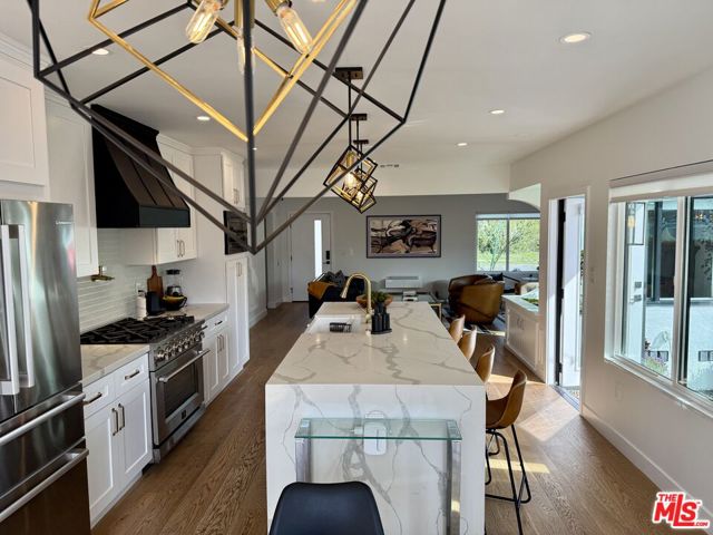3625 Somerset Drive, Los Angeles CA: https://media.crmls.org/mediaz/27472acf-72e9-45d3-a811-f78e4cb050b5.jpg