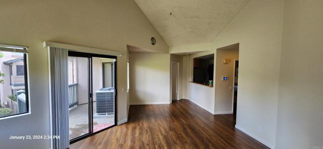 3040 CHARWOOD Court, Spring Valley CA: https://media.crmls.org/mediaz/2747552f-f9f9-4cac-b66e-01aeeedc07af.jpg
