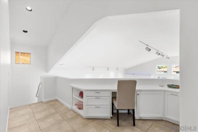 3960 Garfield St., Carlsbad CA: https://media.crmls.org/mediaz/2747ac9d-22f9-4ae1-8717-153f1087fb85.jpg