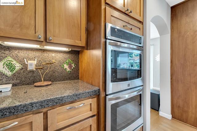 Image 6 of 39 For 3342 San Saba Dr