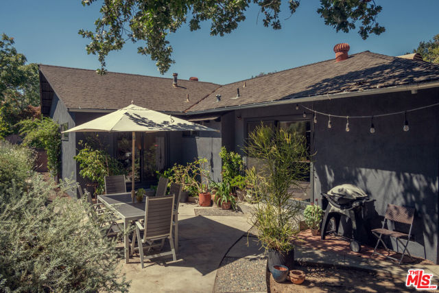 25166 Wheeler Road, Newhall CA: https://media.crmls.org/mediaz/27499087-7321-467b-b257-eb059d8daa87.jpg