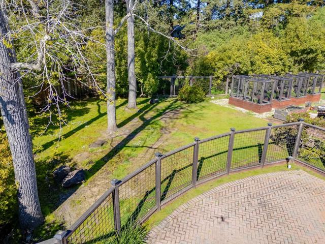 680 Fairway Circle, Hillsborough CA: https://media.crmls.org/mediaz/2749d935-ed50-455c-97de-5cc10fc021c2.jpg