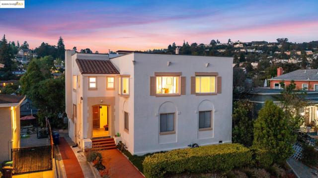 1222 Hollywood Ave, Oakland CA: https://media.crmls.org/mediaz/2749ecfb-a6f7-4c18-8739-e888978a2e0c.jpg