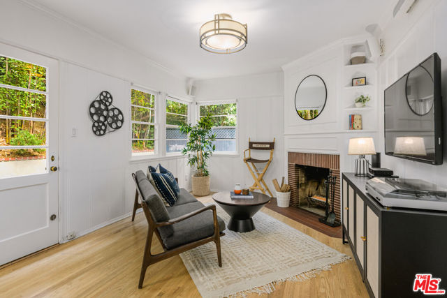 5919 Tuxedo Terrace, Los Angeles CA: https://media.crmls.org/mediaz/274a53c5-14fa-4e02-ae25-2126fe19b2a3.jpg
