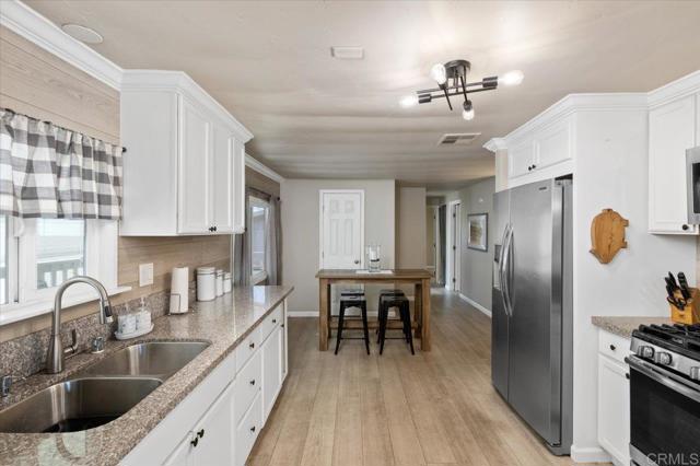 4660 N River Road, Oceanside CA: https://media.crmls.org/mediaz/274a6126-7fa2-4730-b182-74f1f3679438.jpg