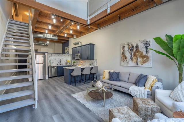 333 Santana Row, San Jose CA: https://media.crmls.org/mediaz/274b6177-e82d-4b0c-84f5-76f911dbb34c.jpg