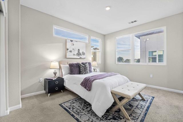 37336 Duckling Ter, Fremont CA: https://media.crmls.org/mediaz/274b9032-4476-47ee-a3ed-7168bfbb348e.jpg