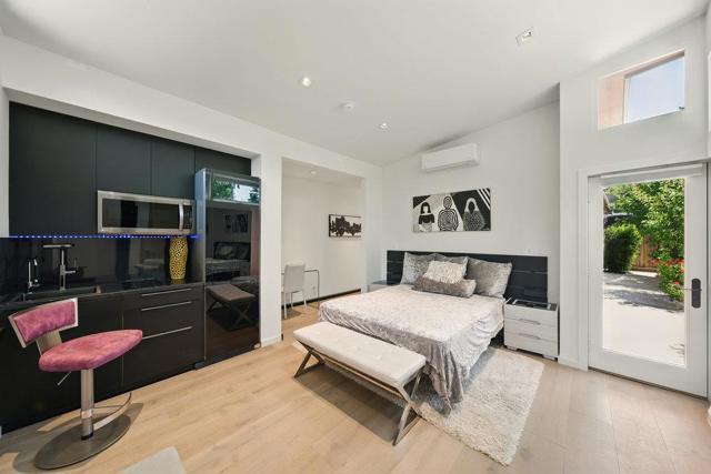 502 Palm Avenue, Los Altos CA: https://media.crmls.org/mediaz/274c29fc-7693-4fd2-950d-5411831e57b5.jpg