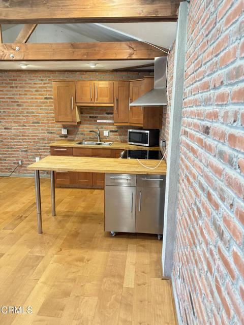 1755 1/2 Morada Place, Altadena CA: https://media.crmls.org/mediaz/274d61b7-39c9-48f1-8084-8a06d26d6394.jpg