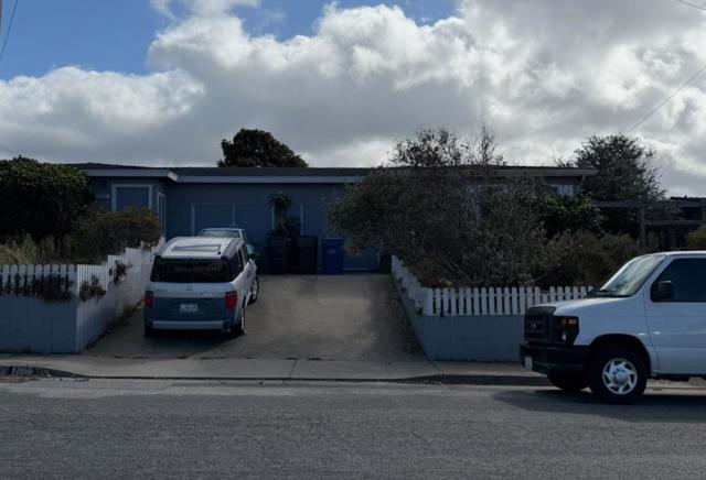 1266 Wanda Avenue, Seaside CA: https://media.crmls.org/mediaz/274d6397-d1f0-4da2-bfd8-54e1ac8eec3e.jpg