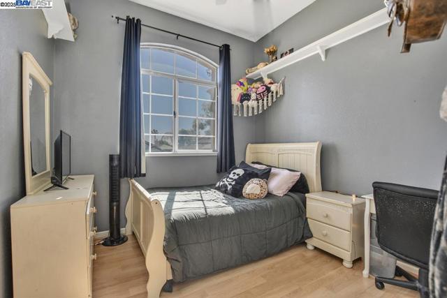 2218 Newport Ct., Discovery Bay CA: https://media.crmls.org/mediaz/274d7879-cf40-4cea-a2c3-f64d25d56597.jpg