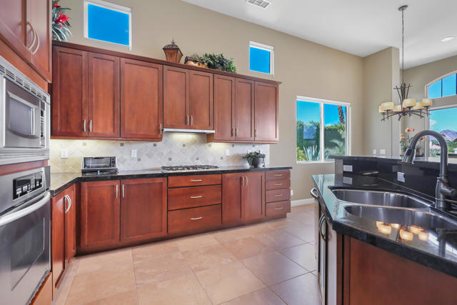 50405 Verano Drive, La Quinta CA: https://media.crmls.org/mediaz/274da1b0-02eb-45c4-97c2-4d7950166efc.jpg