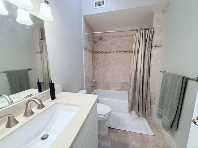 Detail Gallery Image 16 of 37 For 3515 Calle Gavanzo, Carlsbad,  CA 92009 - 4 Beds | 3/1 Baths