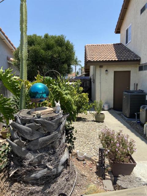 10320 Plaza Paseo Dr., Lakeside CA: https://media.crmls.org/mediaz/274e5b2c-0cd7-4b4e-acf0-26d738542b9c.jpg