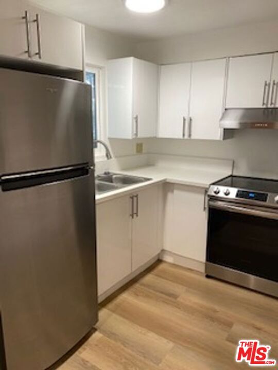 730 N Eucalyptus Avenue, Inglewood CA: https://media.crmls.org/mediaz/274f9ecd-4c7c-487e-9483-50cfcfa69a55.jpg
