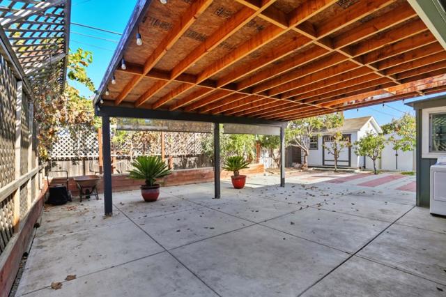 2181 Evelyn Avenue, San Jose CA: https://media.crmls.org/mediaz/274fd44d-ffbf-443e-b6e7-58a491222a57.jpg