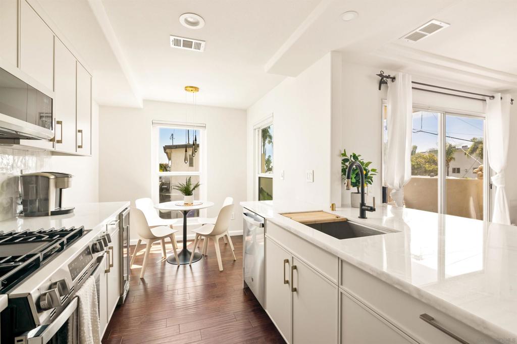 1419 Hornblend St #3