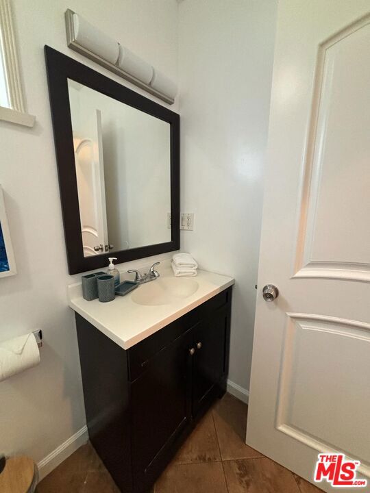 11601 Moorpark Street, North Hollywood CA: https://media.crmls.org/mediaz/27502e07-6d8a-45bb-b88e-74787cfcb80f.jpg