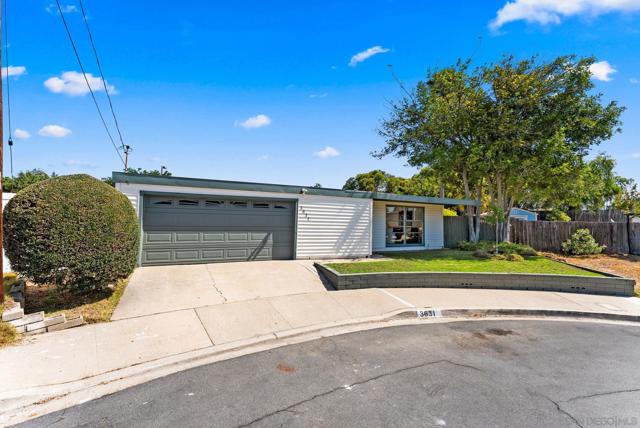 3631 Wagner Pl, San Diego CA: https://media.crmls.org/mediaz/27503a4e-ca31-4891-ad04-c02c3a3bdc33.jpg
