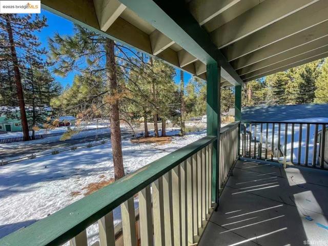 864 San Francisco Ave, South Lake Tahoe CA: https://media.crmls.org/mediaz/27504501-36e6-4dc5-98ea-ddcf19cda0e0.jpg