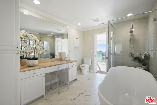 4015 Karelia Street, Los Angeles CA: https://media.crmls.org/mediaz/2750540d-19de-4d70-9499-77b9bf2cc951.jpg