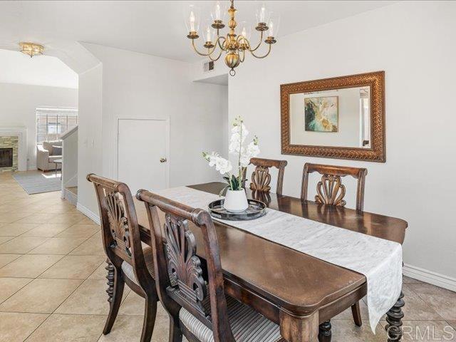 1527 Avenida Rosa, Chula Vista CA: https://media.crmls.org/mediaz/2750c33e-ecb3-4ec4-958f-9c5852e9f5c9.jpg