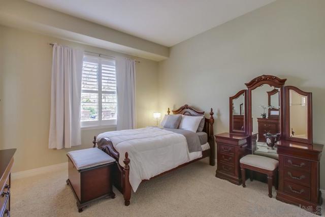 14190 Green Valley Ct, San Diego CA: https://media.crmls.org/mediaz/275107c7-3361-4b3f-906c-a2f96da10caa.jpg