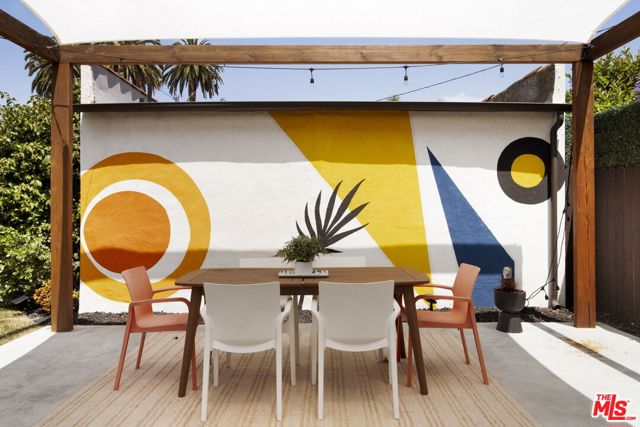 2907 Potomac Avenue, Los Angeles CA: https://media.crmls.org/mediaz/27511a11-a29f-4612-98d9-007d40d60945.jpg