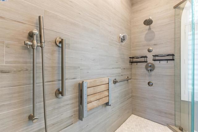 674 Corona Dr, Pacifica CA: https://media.crmls.org/mediaz/275161ee-7fa1-43f2-b8d2-a199b3043999.jpg