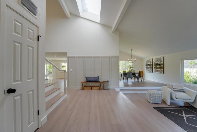 3302 Vista Rocosa, Escondido CA: https://media.crmls.org/mediaz/27518d37-45b3-4c32-ab34-5755c31a75ef.jpg