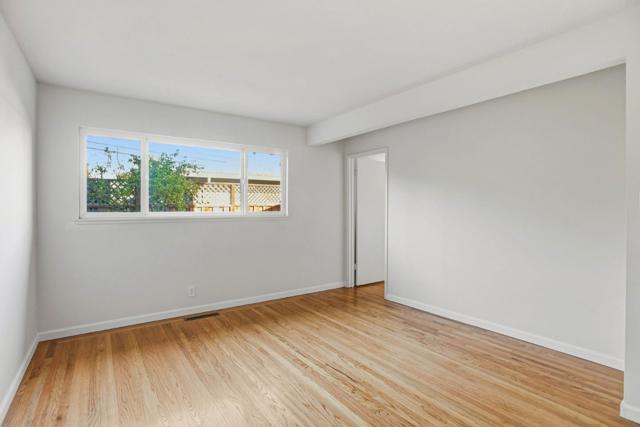 1079 Annapolis Drive, San Mateo CA: https://media.crmls.org/mediaz/2751cd0d-52db-4f77-83cc-87f0f5f28248.jpg
