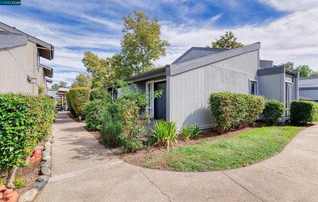 Image 21 of 23 For 1215 Kenwal Rd  D