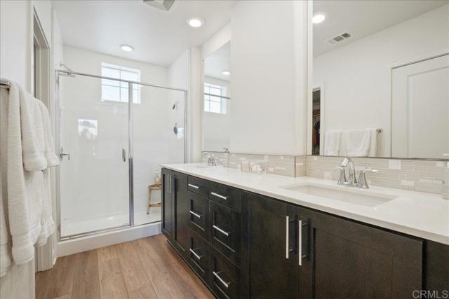 Detail Gallery Image 14 of 34 For 4366 Pacifica Way #5,  Oceanside,  CA 92056 - 4 Beds | 3/1 Baths