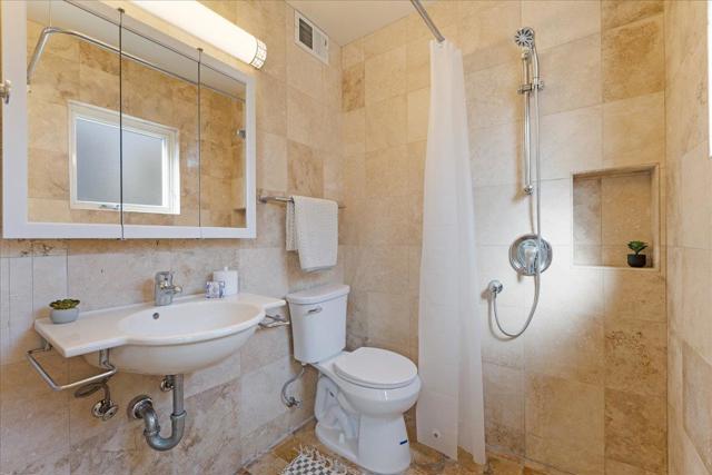 405 Heather Point Lane, Watsonville CA: https://media.crmls.org/mediaz/2752feea-6218-463d-ae65-4cd0b6f39c41.jpg