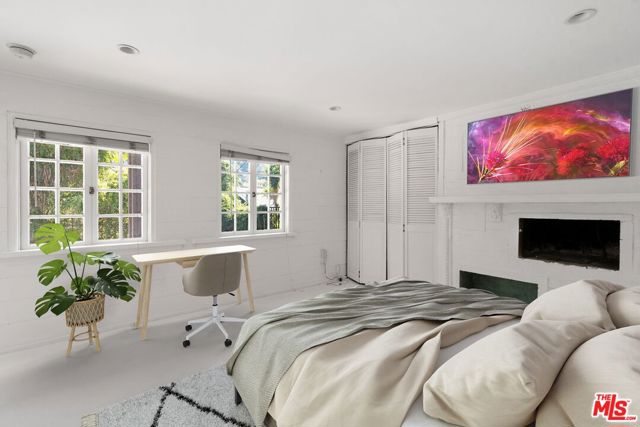 2165 Valentine Street, Los Angeles CA: https://media.crmls.org/mediaz/27530630-848a-4564-bd86-ecdcf84368cc.jpg