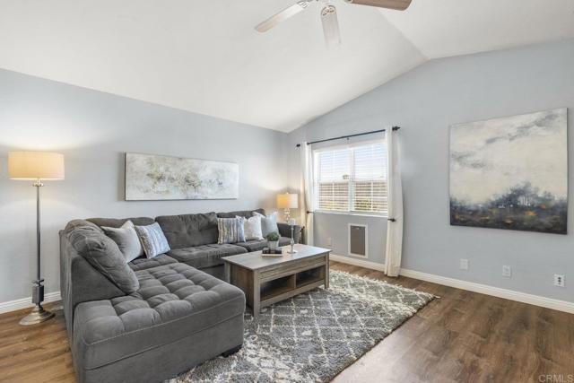 724 Hollowglen Road, Oceanside CA: https://media.crmls.org/mediaz/275491e5-2bb7-4e16-afcf-43e643e889ab.jpg