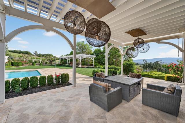 9540 Via Del Oro, Gilroy CA: https://media.crmls.org/mediaz/27550671-3cfb-46fc-9597-ffb90178af5f.jpg