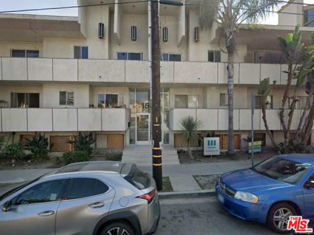 1515 Purdue Avenue, Los Angeles CA: https://media.crmls.org/mediaz/27553248-b309-464a-85d5-2662b8d7108b.jpg