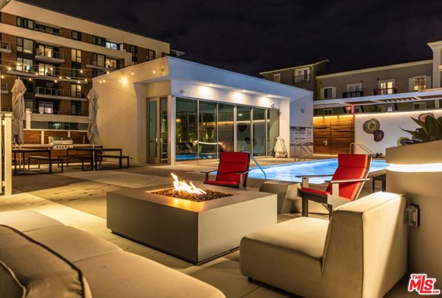 200 W Ocean Boulevard, Long Beach CA: https://media.crmls.org/mediaz/2755868a-f748-46a5-b9dc-09aaa48878db.jpg